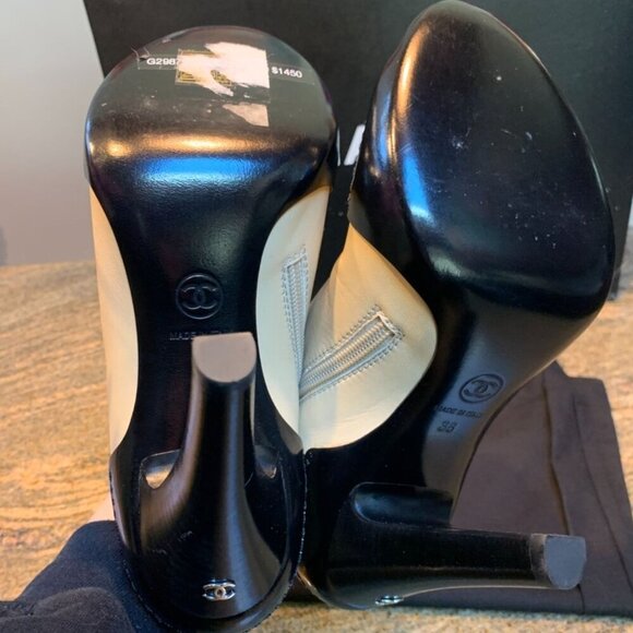 CHANEL NEW Open Toe Leather Ankle Boot Bootie Black & Tan CC Logo EU 38 US 7-7.5 - Picture 7 of 12